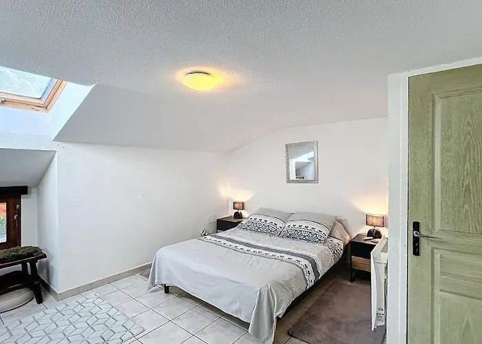 Duplex Spacieux Avec Piscine Апартаменты *