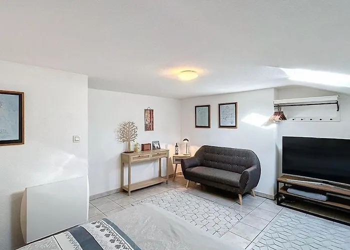 Duplex Spacieux Avec Piscine